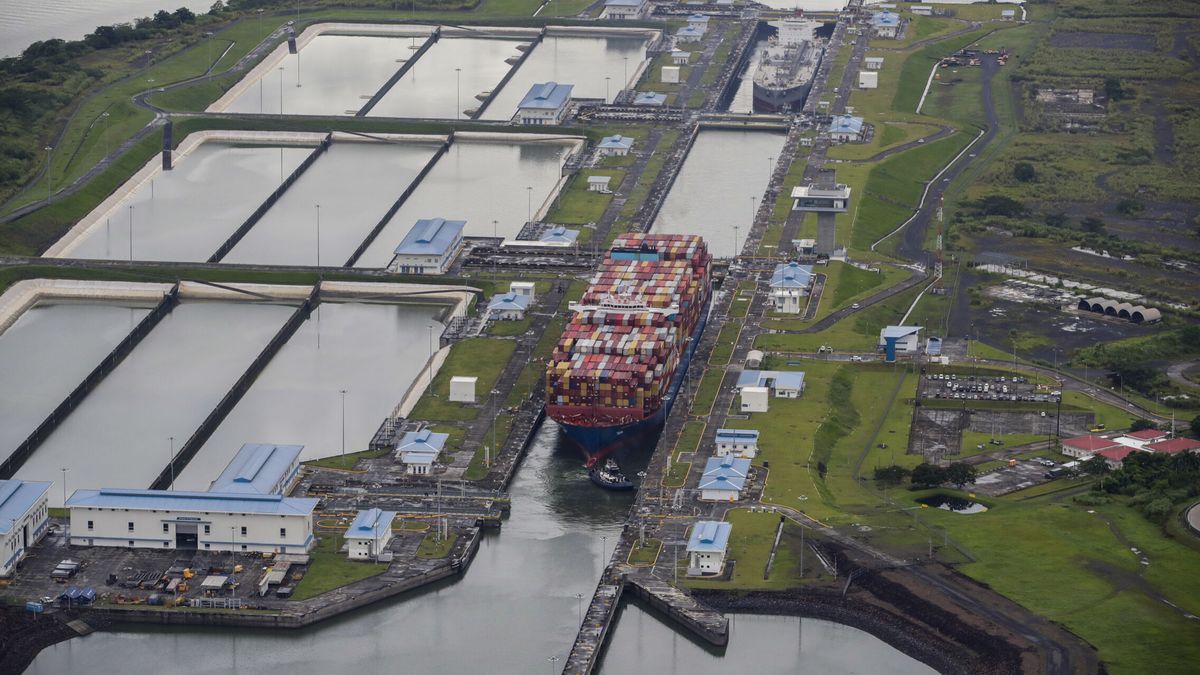 Jaque al comercio mundial: se busca 'milagro' de ingeniería al atasco en el canal de Panamá