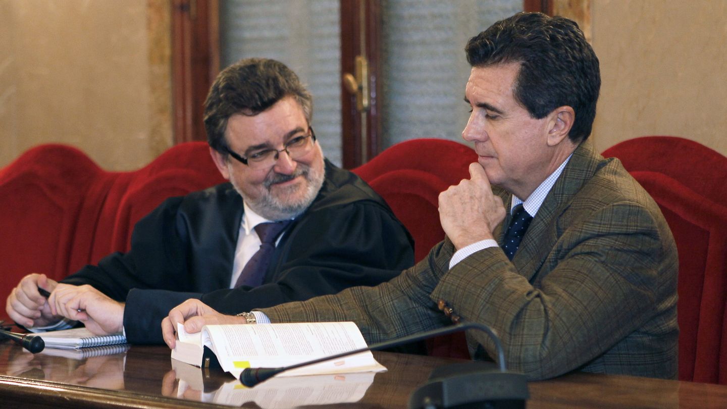Jaume Matas, junto a su abogado. (Efe)