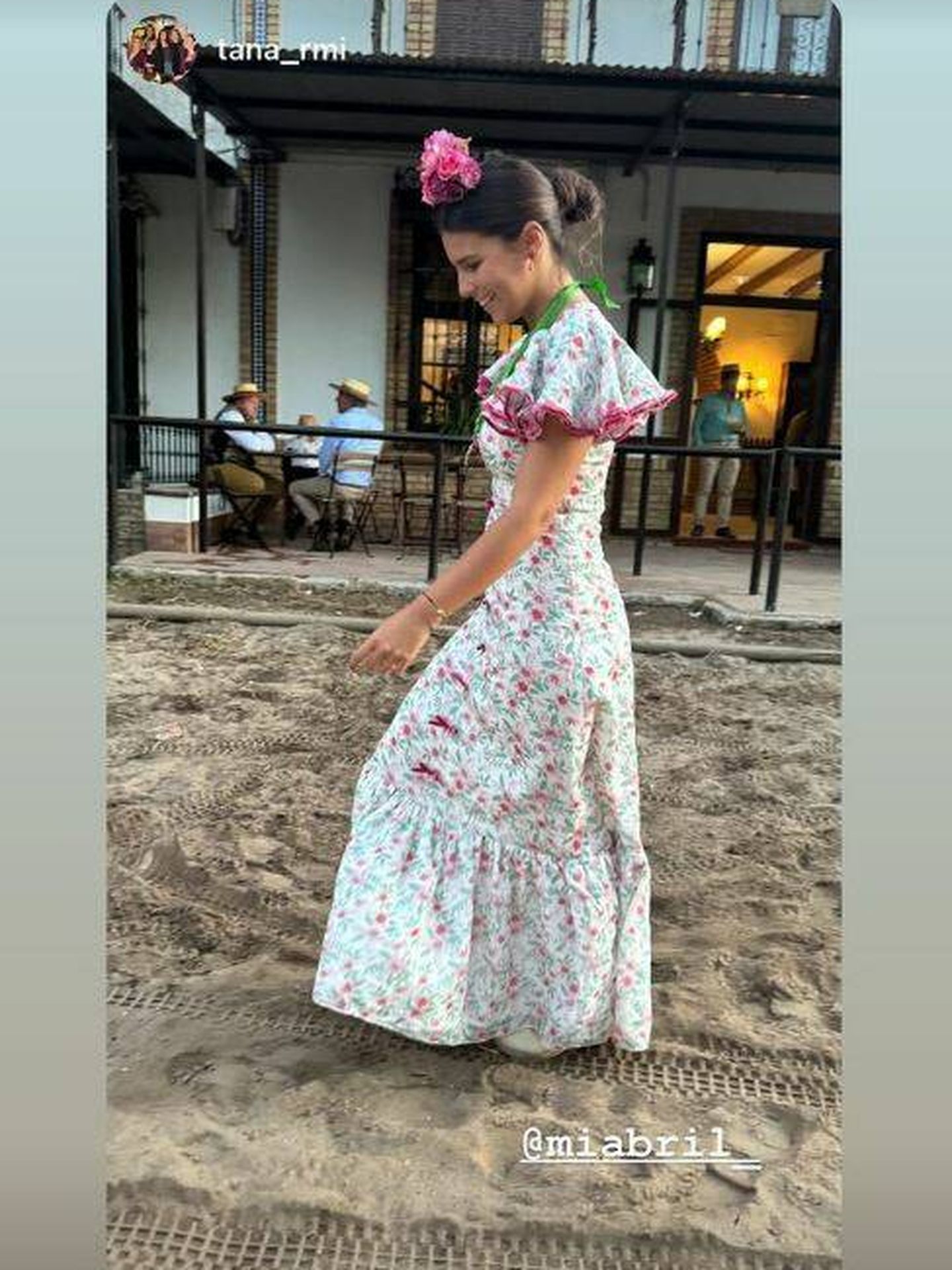 Tana Rivera con un vestido de Lourdes Montes. (Instagram/@lmontesoficial)