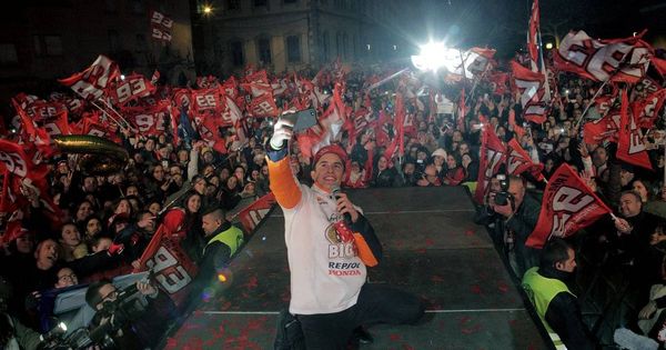 Foto: Márquez, en la celebración del pasado año. (Twitter: Box_Repsol) 