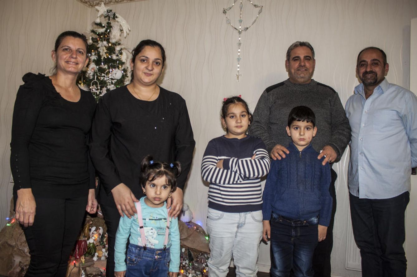 La familia Sliwa, cristianos caldeos que huyeron de Irak ante el avance del Estado Islámico (Foto: L.G. Ajofrín).