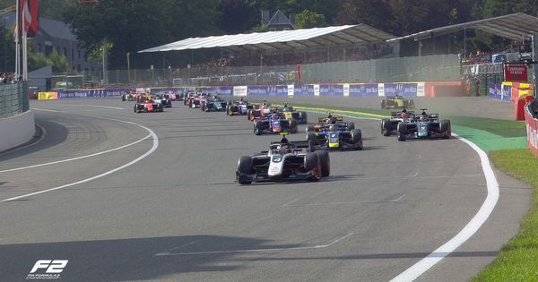 Foto: El inicio de la carrera de F2 en Bélgica. (F2)
