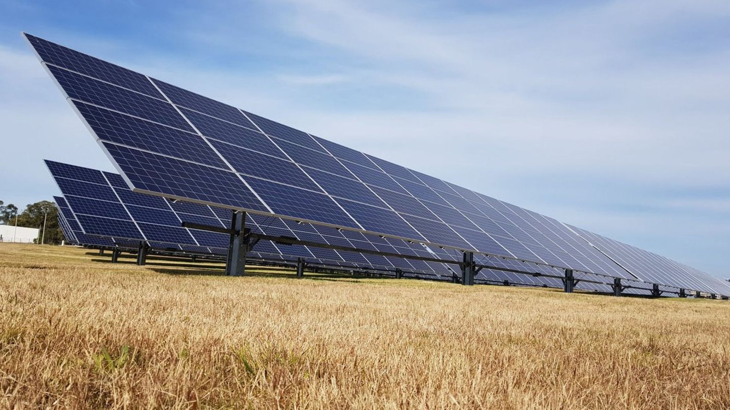 Fotografía que muestra paneles de generación solar fotovoltaica. (EFE)
