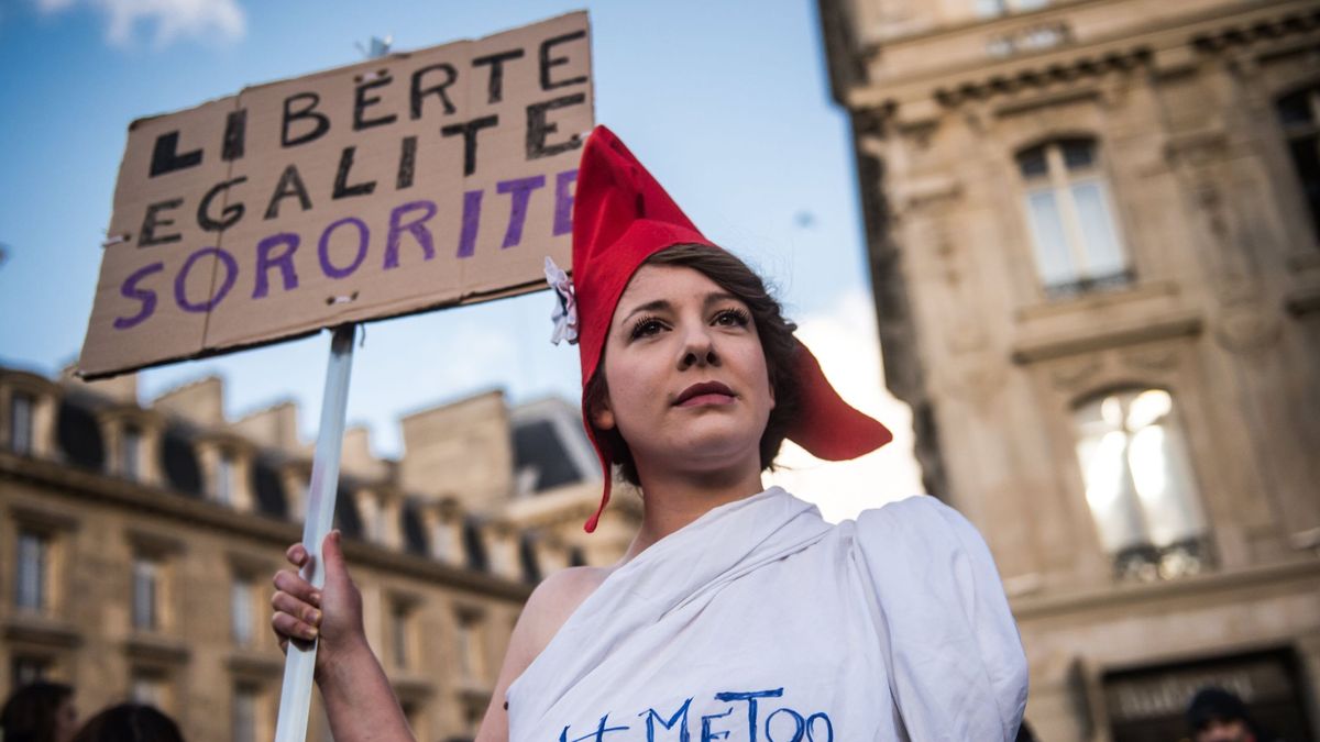 Cien francesas contra el "puritanismo" de #MeToo: "El flirteo insistente no es delito"