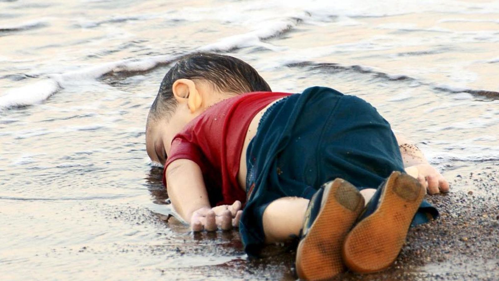 Foto: El pequeño Aylan Kurdi, muerto en la playa de Turquía. (Reuters)