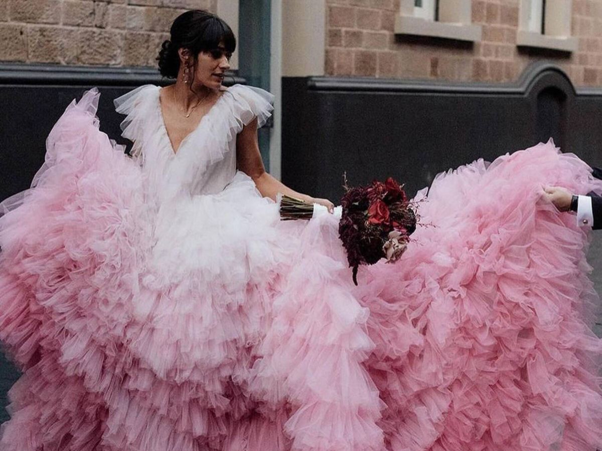 Foto: Un vestido de novia de color rosa de Millia London. (Instagram/ @millia.london)