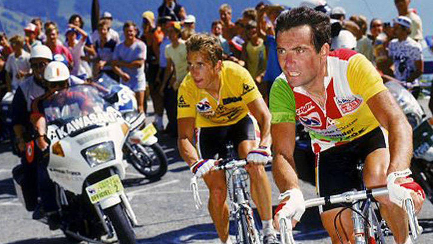 Hinault y Lemond, en su célebre subida a Alpe d'Huez en el Tour de 1986. (RTVE)