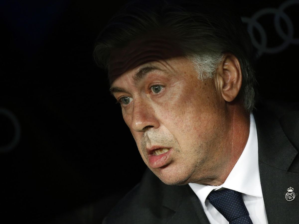 Foto: Carlo Ancelotti, en el banquillo de San Mamés. (REUTERS / Sergio Pérez) 