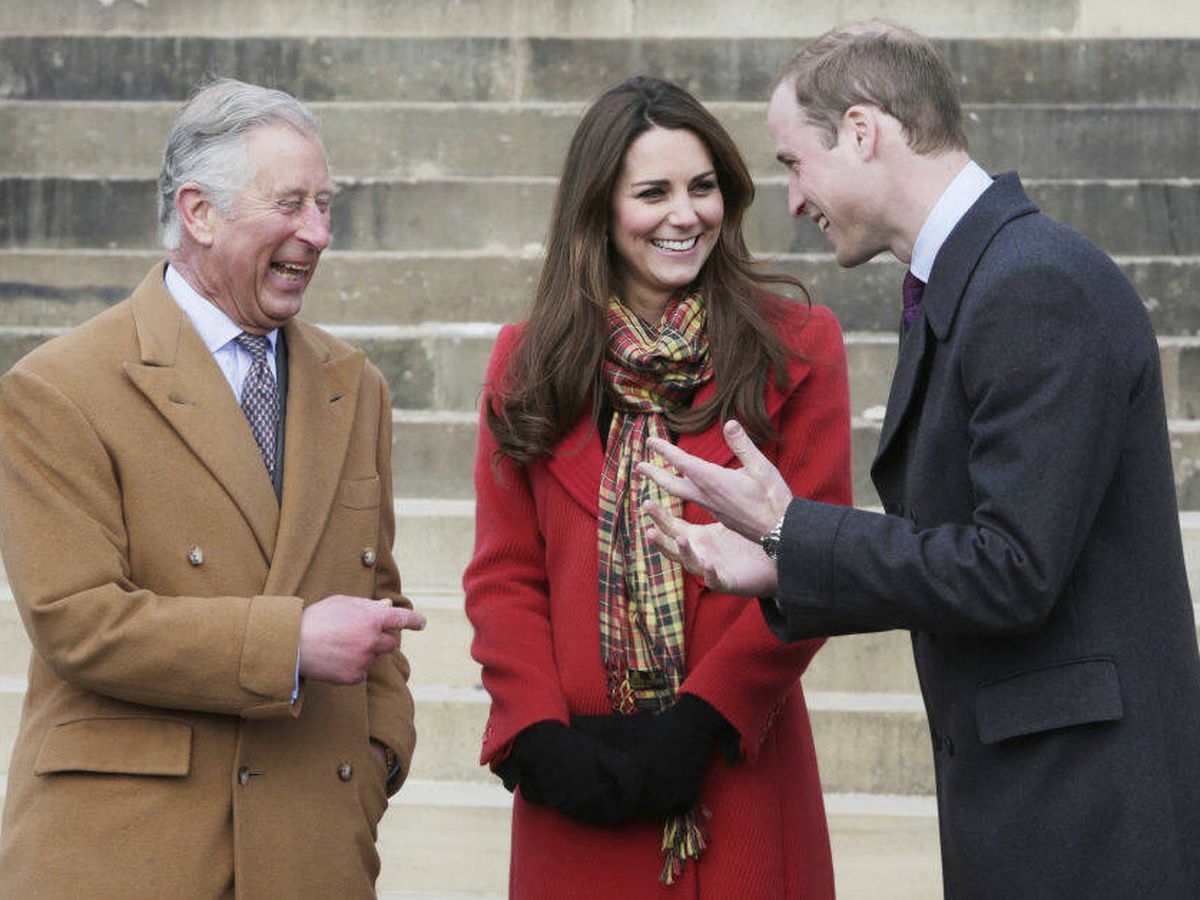 Foto: Carlos III junto a los príncipes de Gales. (Getty)