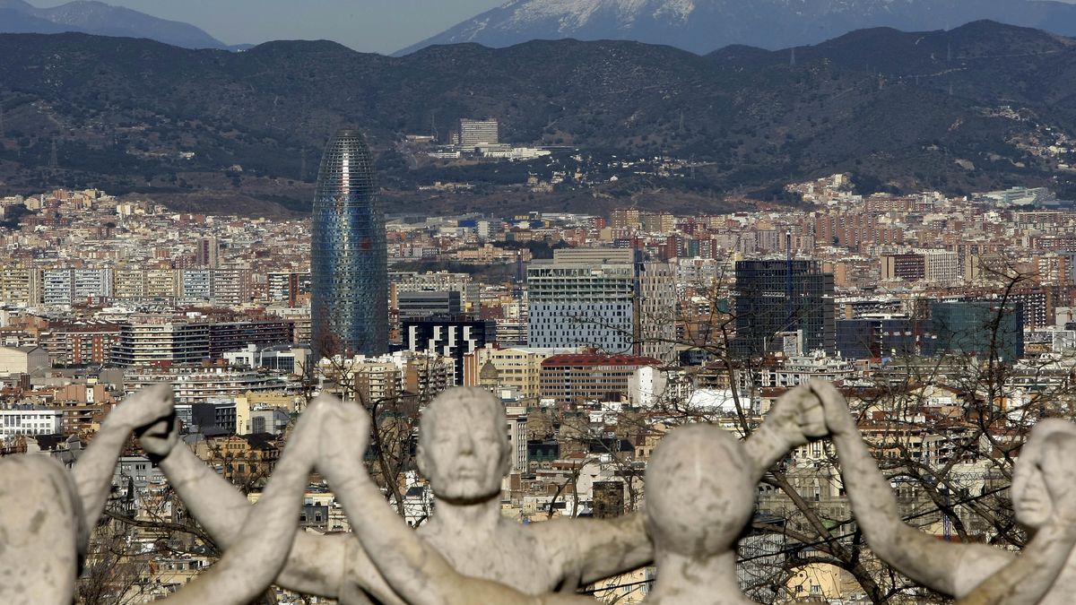 La resaca de la burbuja en Cataluña: el doble de hogares hipotecados una década después