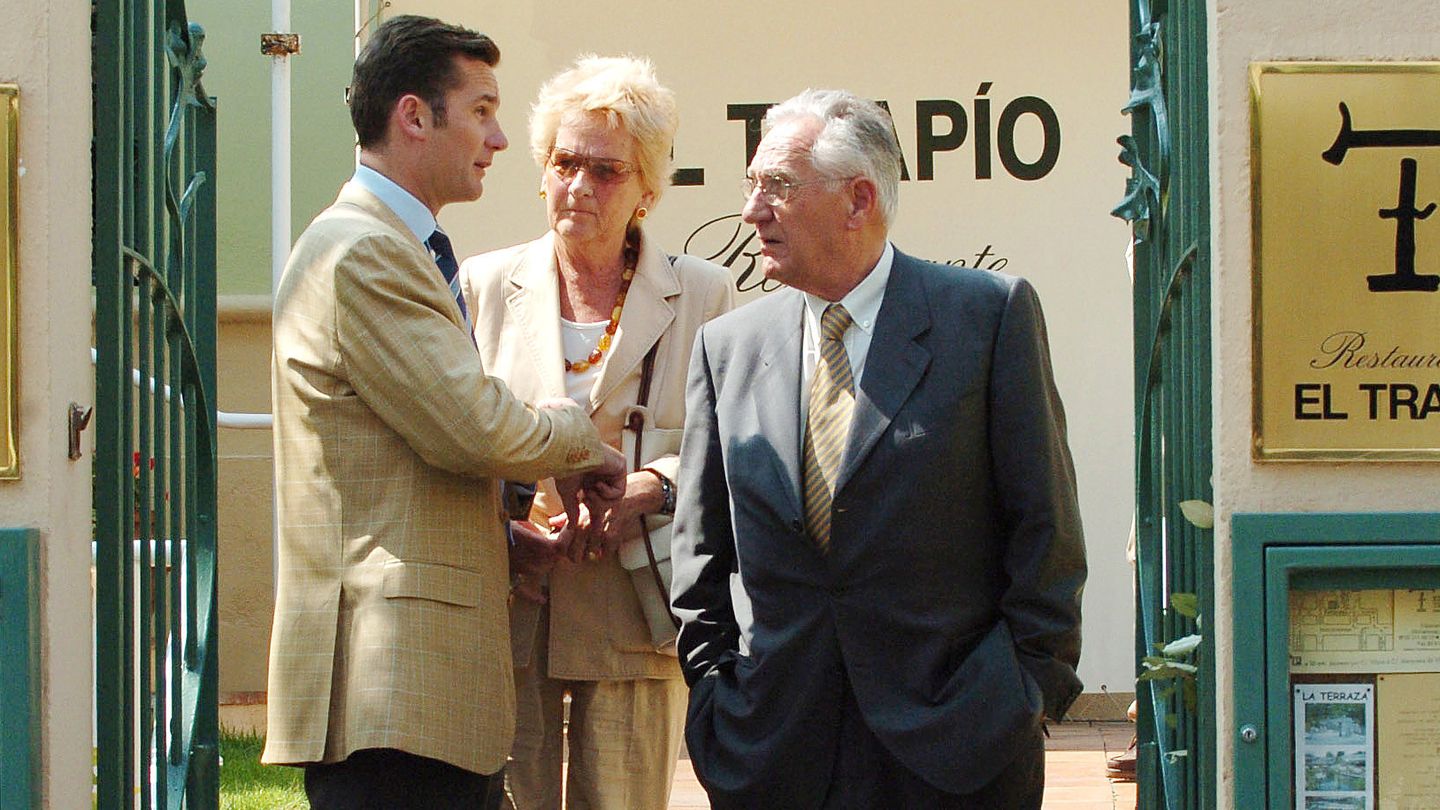 Iñaki Urdangarin con sus padres, Juan María Urdangarin y Claire Liebaert Courtain. (I.C)