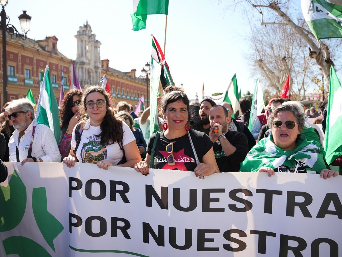 Foto: Teresa Rodríguez, en la manifestación de la izquierda el pasado 28 de febrero, Día de Andalucía. (EP/M. J. López)