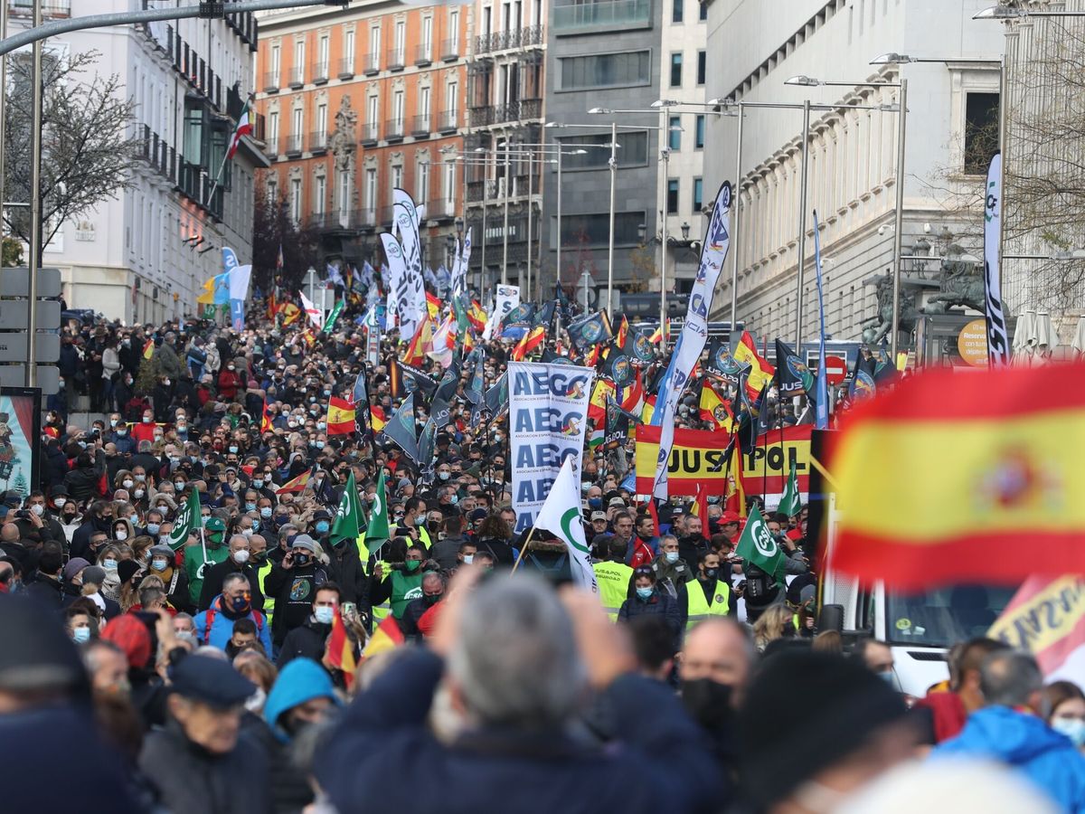 Foto: Manifestación contra la Ley de Seguridad Ciudadana. (EFE/J. J. Guillén)