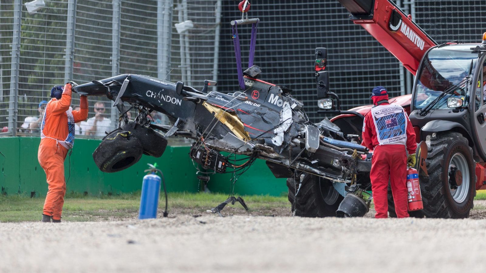 Foto: Así quedó el McLaren de Alonso tras el accidente (Reuters)