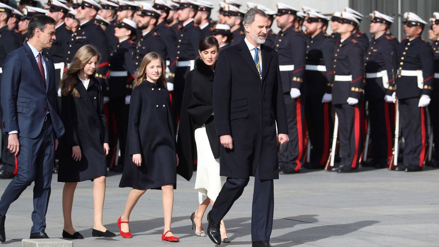 Los Reyes, la princesa de Asturias, la infanta Sofía y el presidente del Gobierno. (EFE)