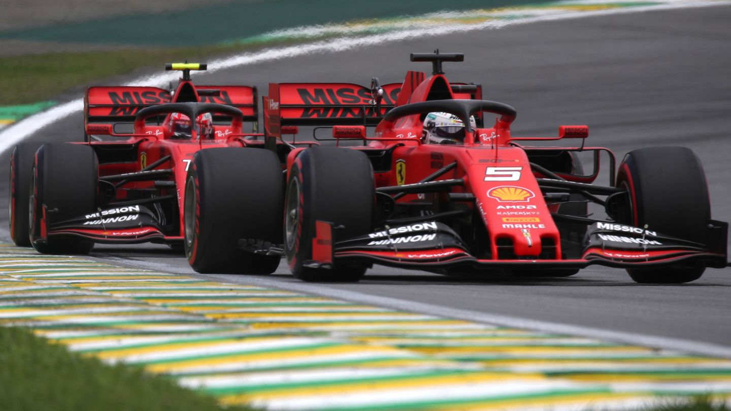 Vettel seguido por Leclerc durante la clasificación del Gran Premio de Brasil. (Reuters)