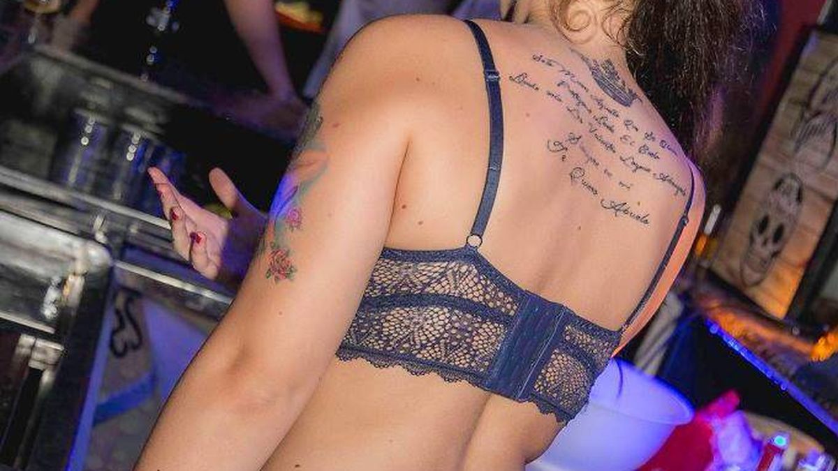 Una discoteca de Benidorm busca camareras sin novios "celosos"