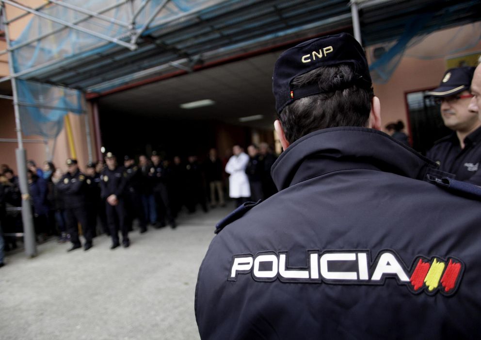 Foto: Agentes del Cuerpo Nacional de Policía (EFE)