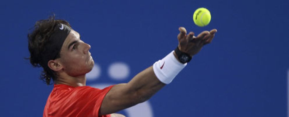 Foto: Rafa Nadal vuelve a imponer su ley ante Roger Federer en la final de Abu Dabi