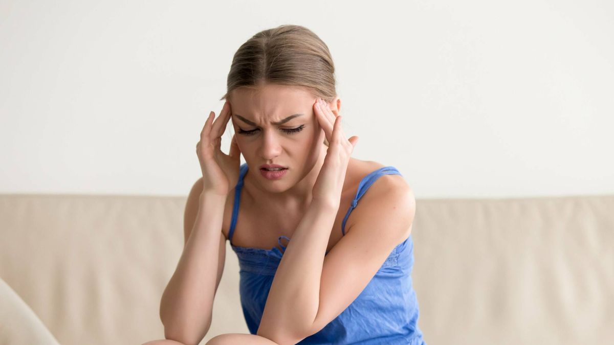 Terapias alternativas: ¿es cierto que un 'piercing' puede curar la migraña?