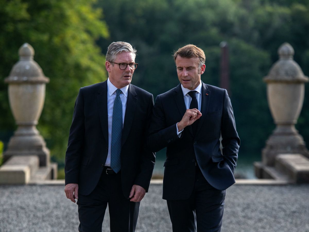Foto: Macron y Starmer en el palacio de Blenheim. (EFE/Chris. J.)