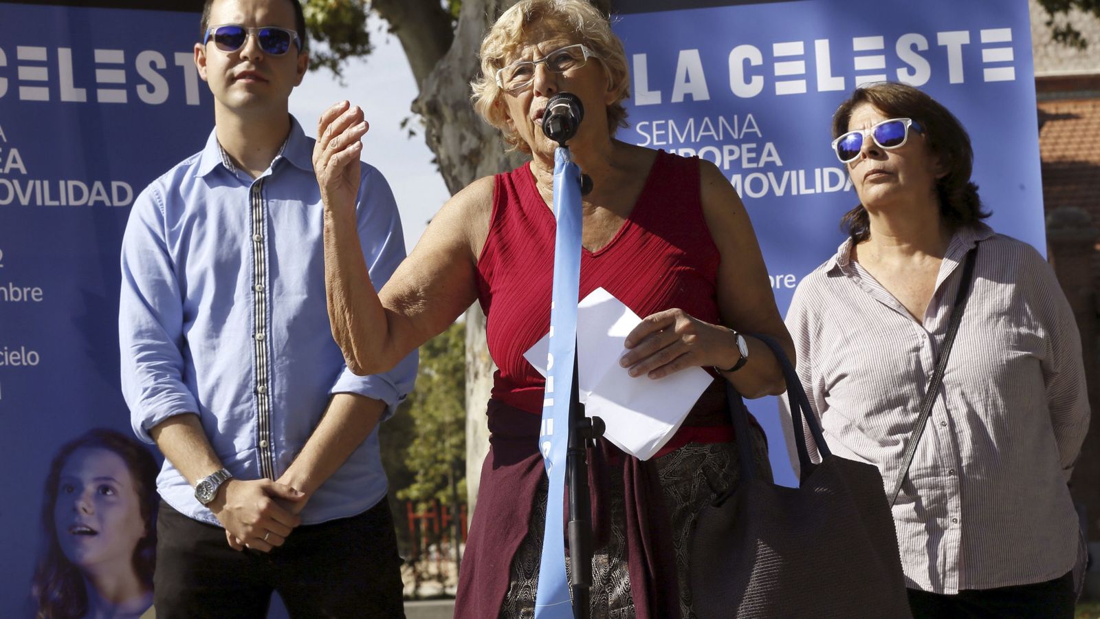 Foto: La alcaldesa de Madrid, Manuela Carmena, junto al concejal de Desarrollo Urbano Sostenible, José Manuel Calvo. (EFE)