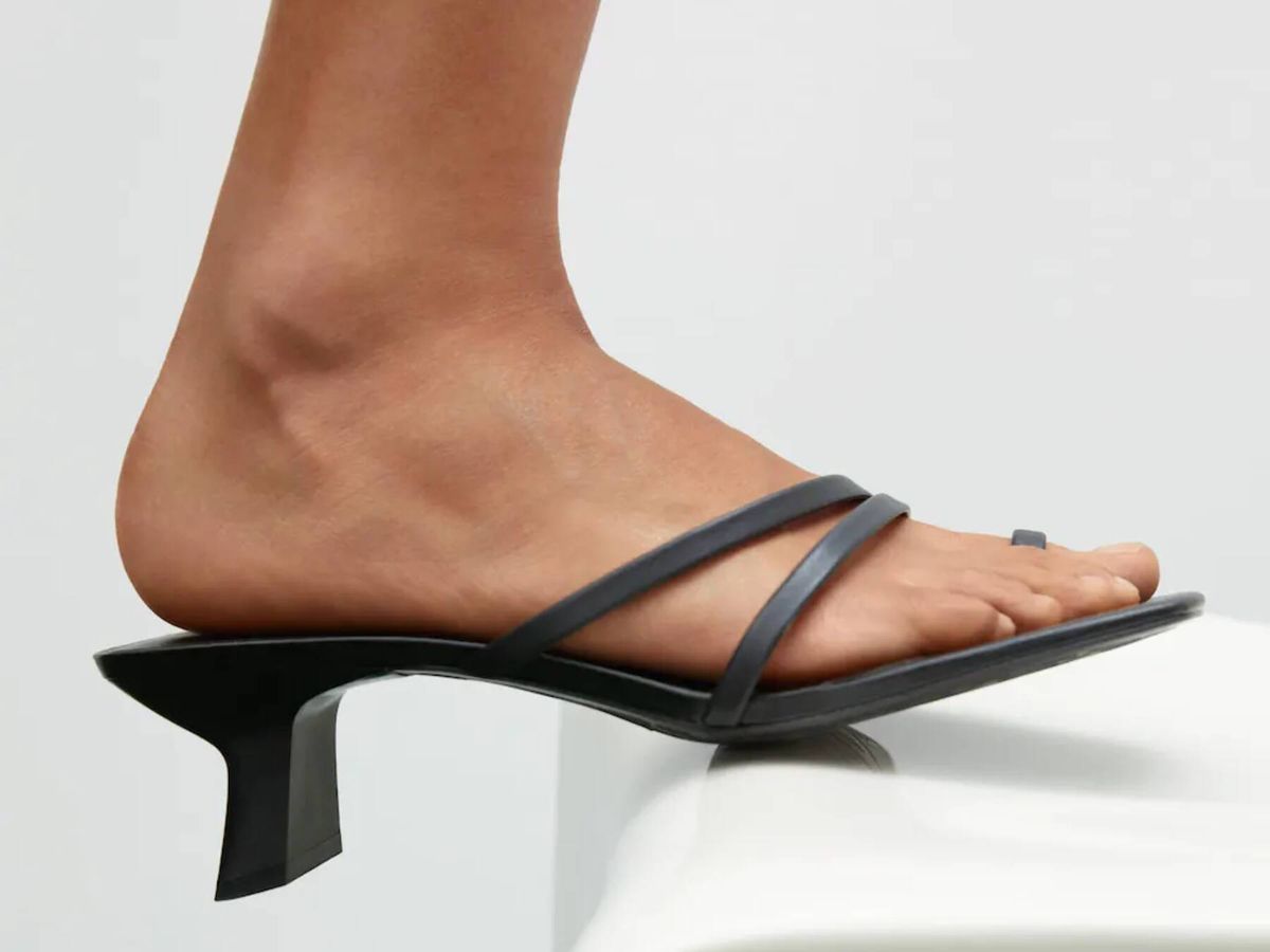 Rebajas de verano 2022 de Zara: vestidos, sandalias y zapatos con descuentos