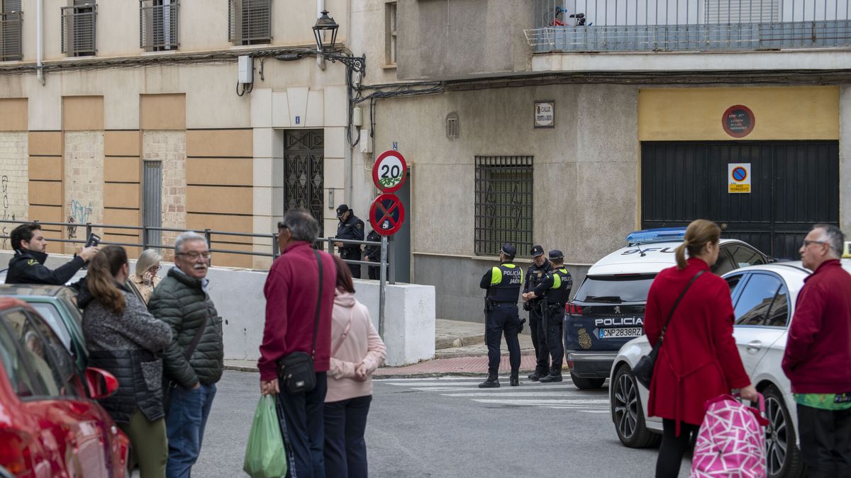Hallan muerto a un niño de 6 años en Jaén junto a su madre herida, que se intentó suicidar