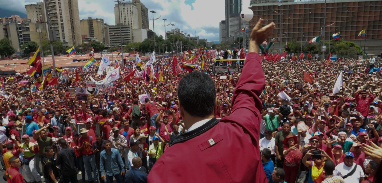 Manifestación paralela de apoyo a Maduro. (EFE)