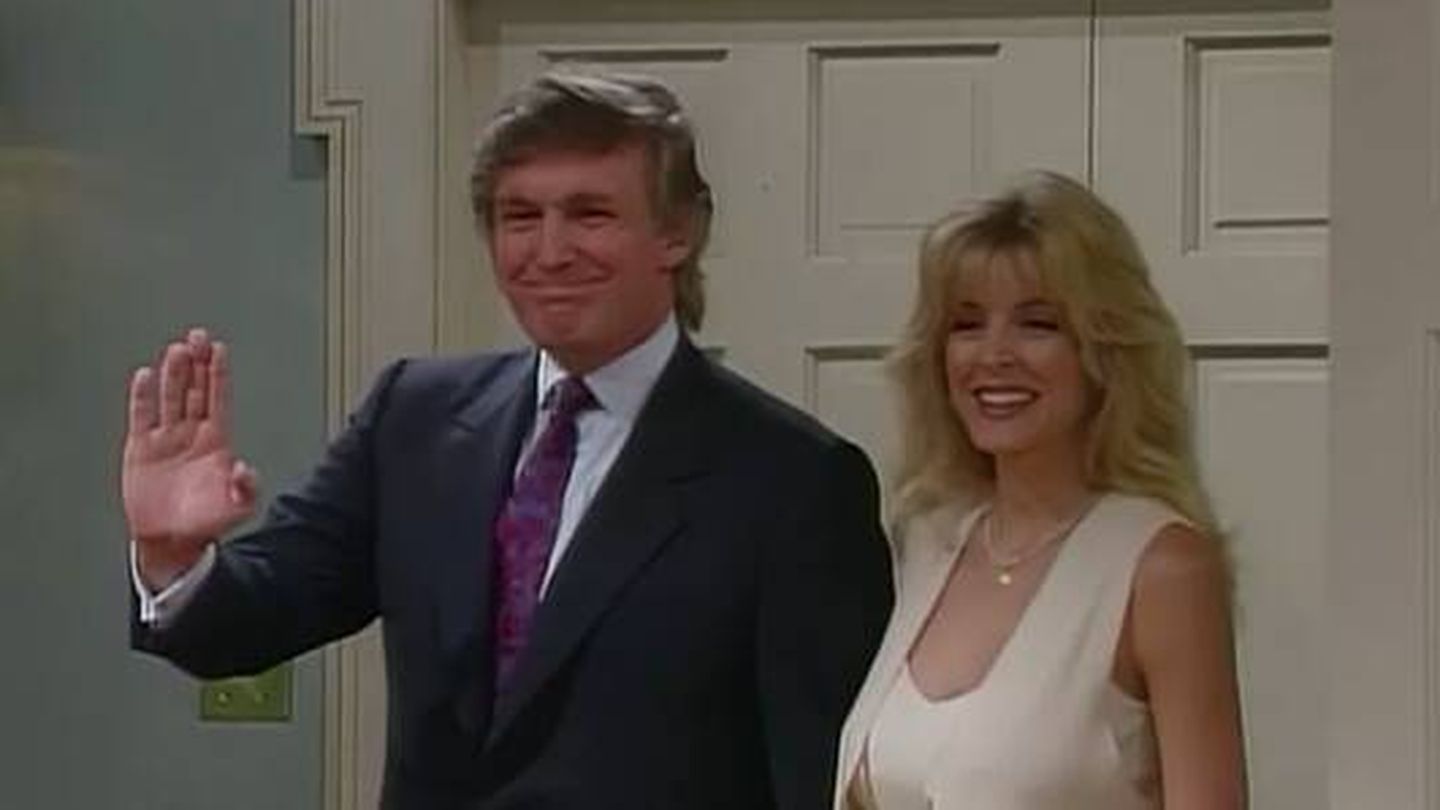 Trump y Marla Maples, en casa de los Banks. (NBC)