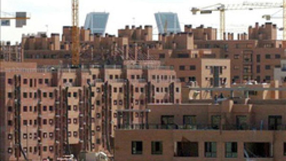 El precio de la vivienda caerá hasta un 15% en algunas zonas de España en 2010, según Forcadell