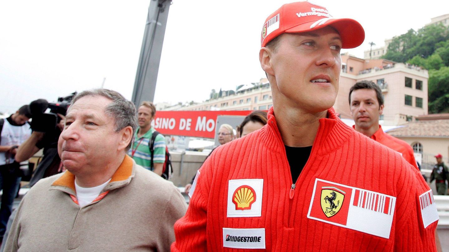 Michael Schumacher junto a Jean Todt en Mónaco. (EFE)