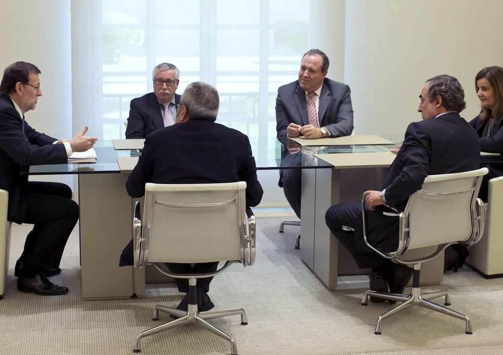 Foto: Rajoy se reúne con los interlocutores sociales. (Efe)