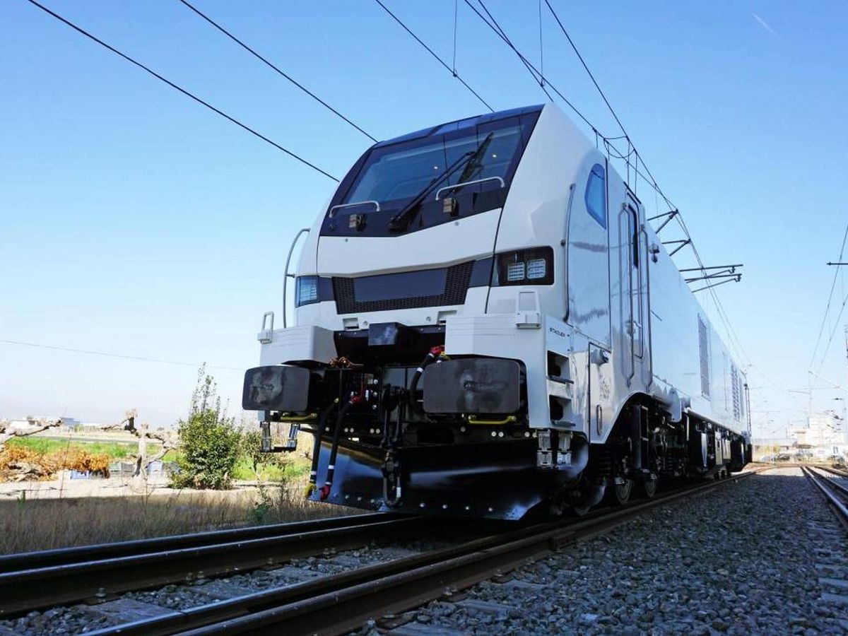 Foto: Una de las locomotoras Eurodual que fabrica Stadler en Valencia.