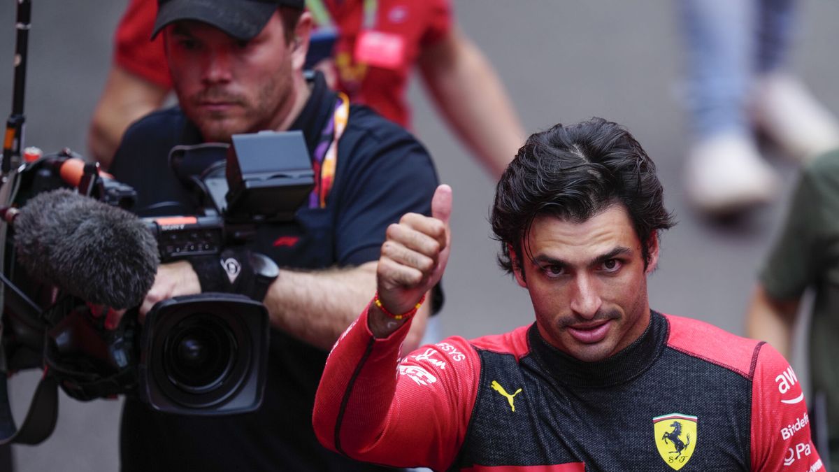 El insufrible doble rasero que se le aplica en la F1 a Carlos Sainz respecto a Leclerc y Alonso