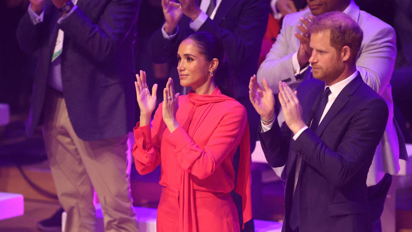 Los duques aplauden durante la ceremonia de apertura. (Reuters/Molly Darlington)
