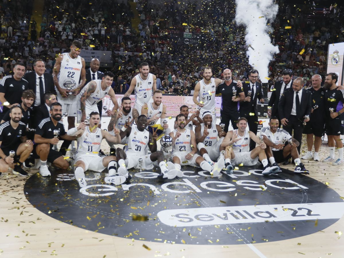 Foto: El Real Madrid, campeón de la Supercopa. (EFE/Jose Manuel Vidal)