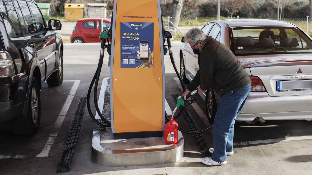 El Gobierno vigila a las gasolineras tras subir algunas hasta 10 céntimos más los precios