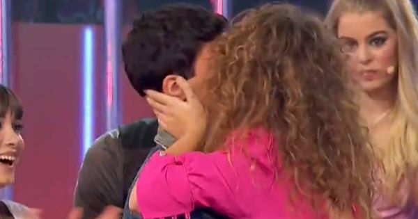 Foto: El beso de la discordia entre Amaia y Alfred en 'OT 2017'.