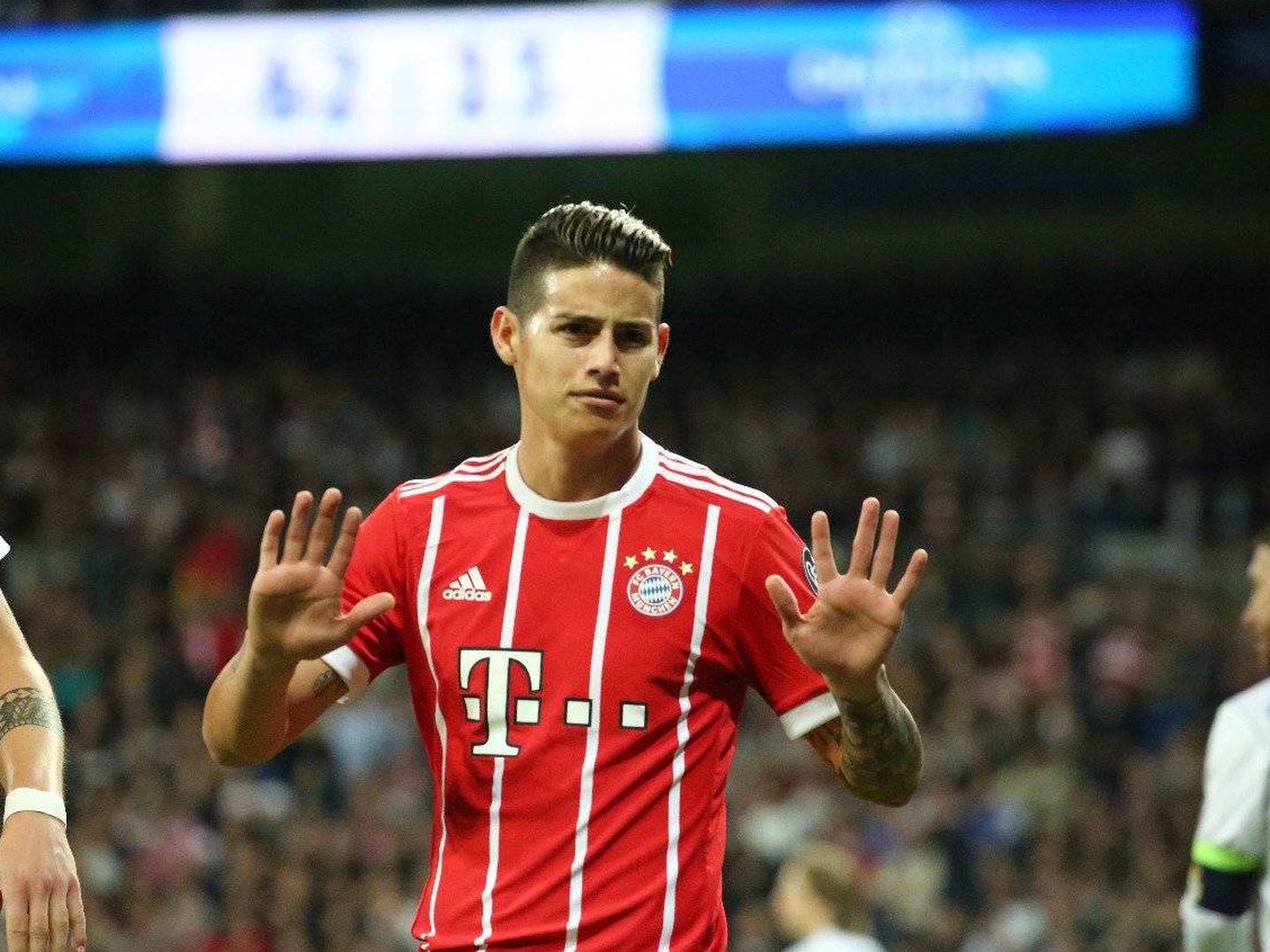 James pidió disculpas tras su gol. (FC Bayern)