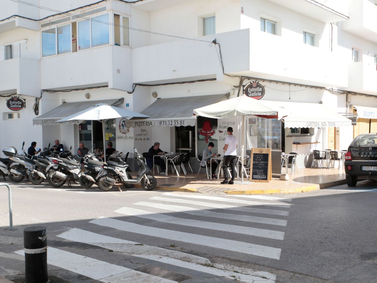 Foto: Un restaurante en la isla de Formentera, el pasado 4 de mayo. (Reuters)