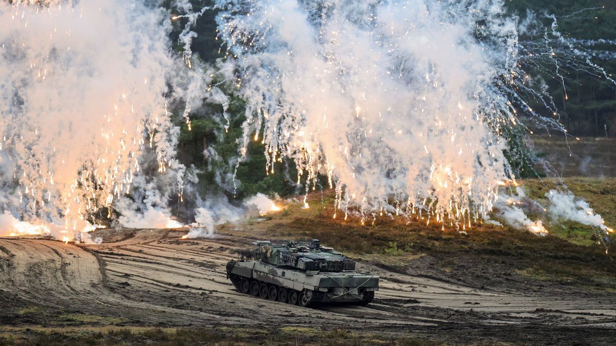 La UE dobla el número de soldados de Ucrania que tenía previsto entrenar para los Leopard