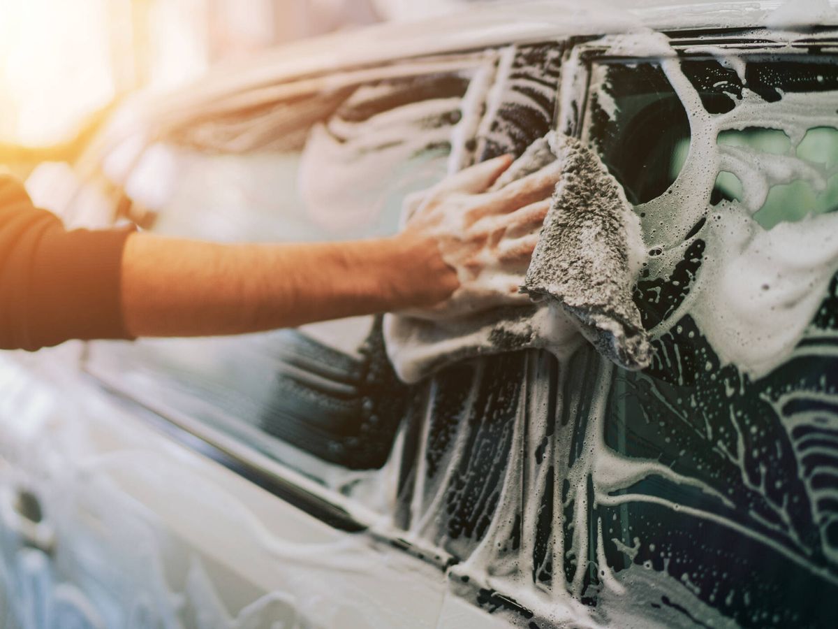 Los mejores productos de limpieza para el coche: carrocería e interiores