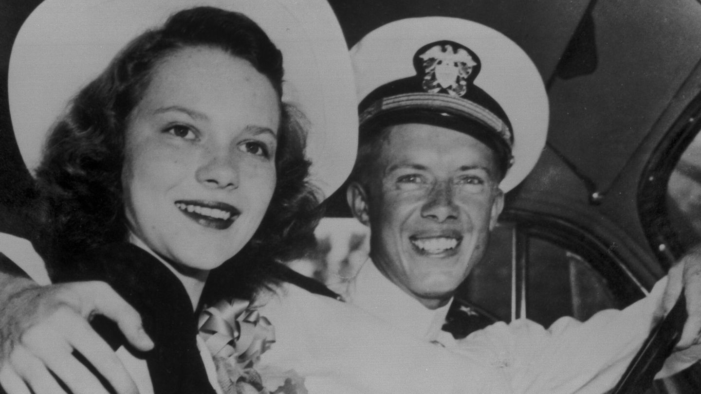 Rosalynn y Jimmy Carter en una imagen de 1946, año en que contrajeron matrimonio. (EFE)