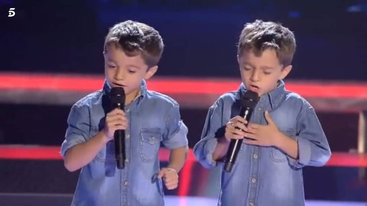La emotiva sorpresa de los gemelos a su familia en 'La Voz Kids 3'