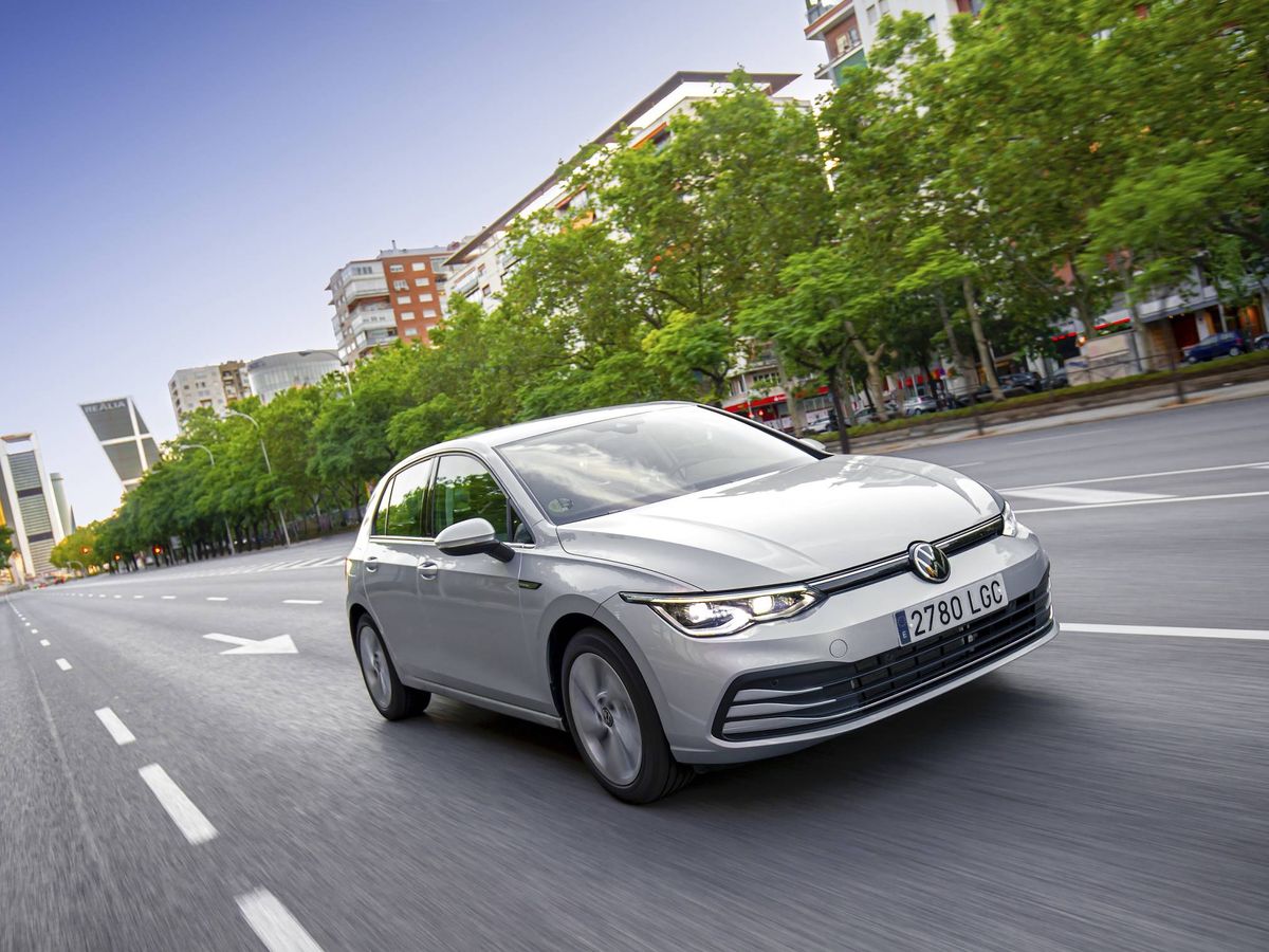 Foto: La octava generación del Volkswagen Golf ya rueda por las calles de Madrid. 