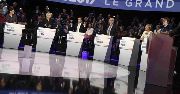 Foto: Los candidatos presidenciales participan en el debate. (Reuters)