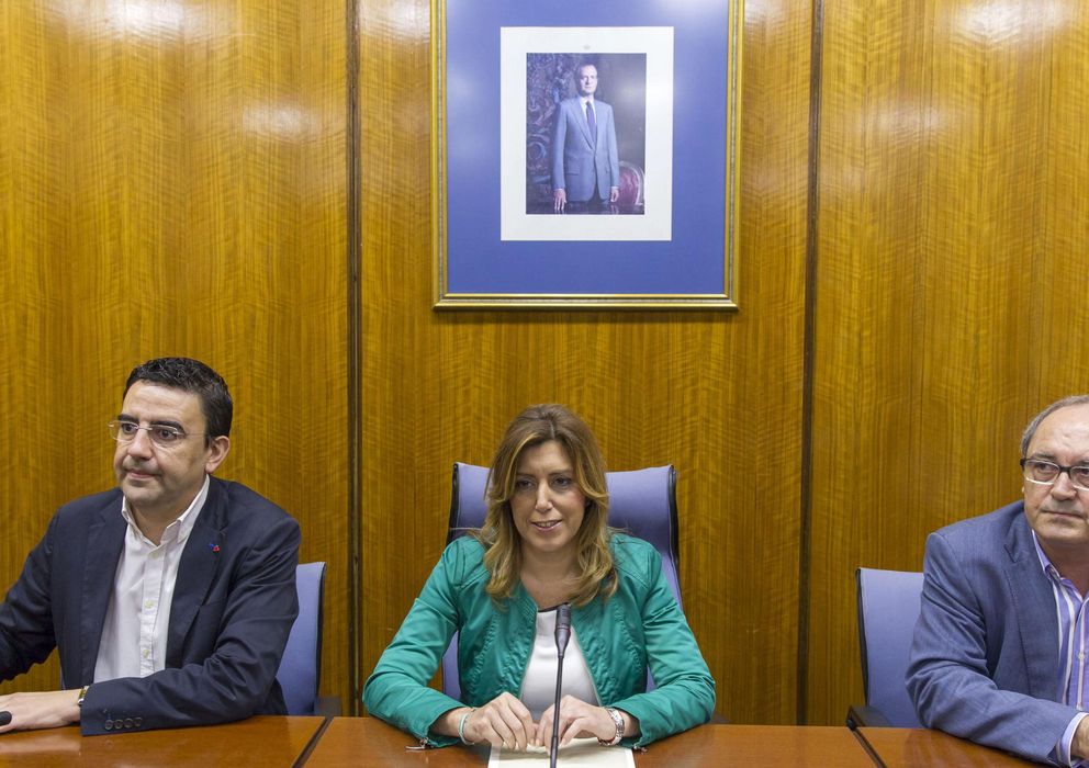 Foto: La presidenta de la Junta, Susana Díaz, junto al portavoz parlamentario, Mario Jiménez (i)  (Efe)