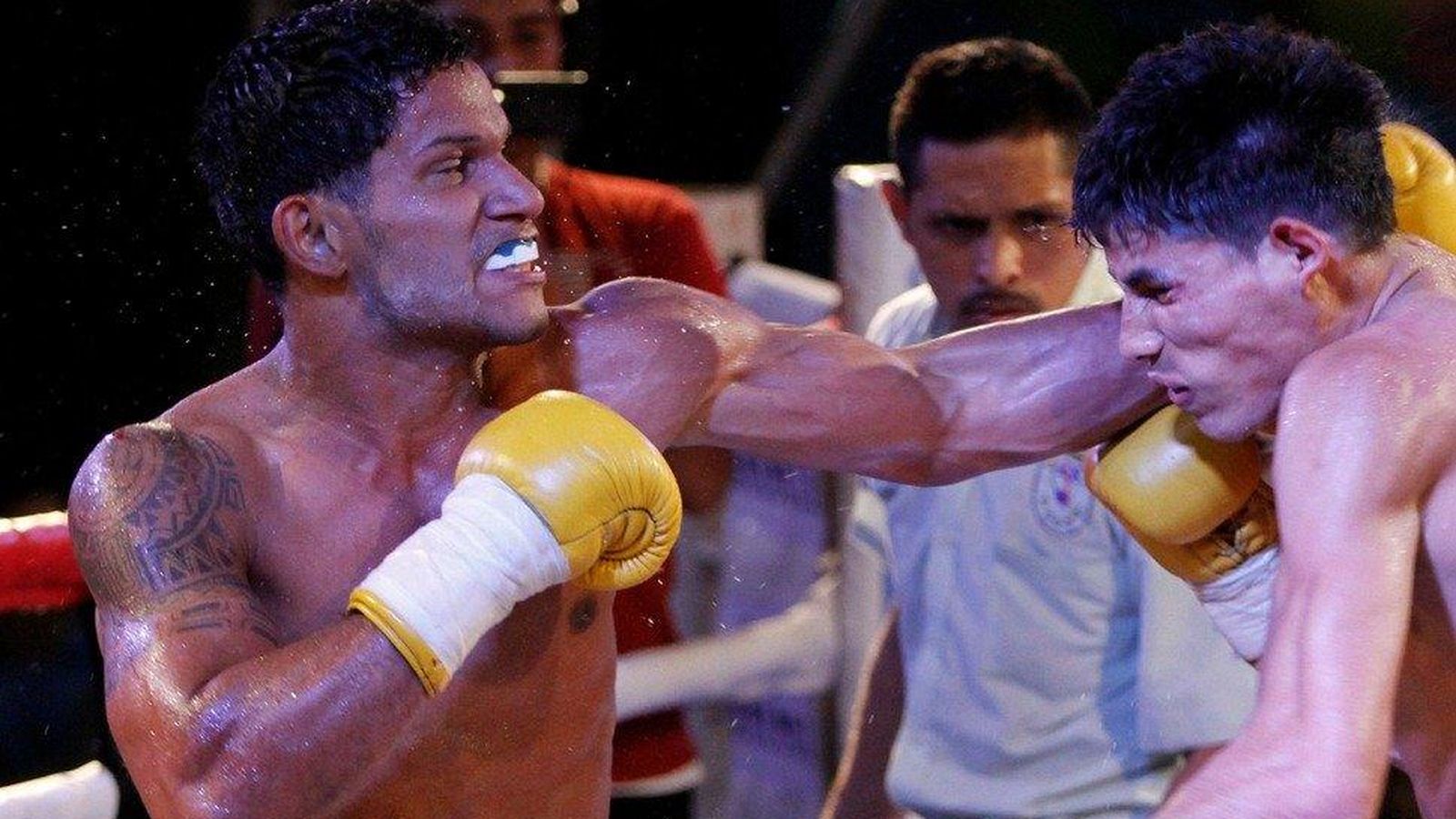 Foto: El boxeador nicaragüense David 'El Terry' Acevedo (i), en una pelea anterior
