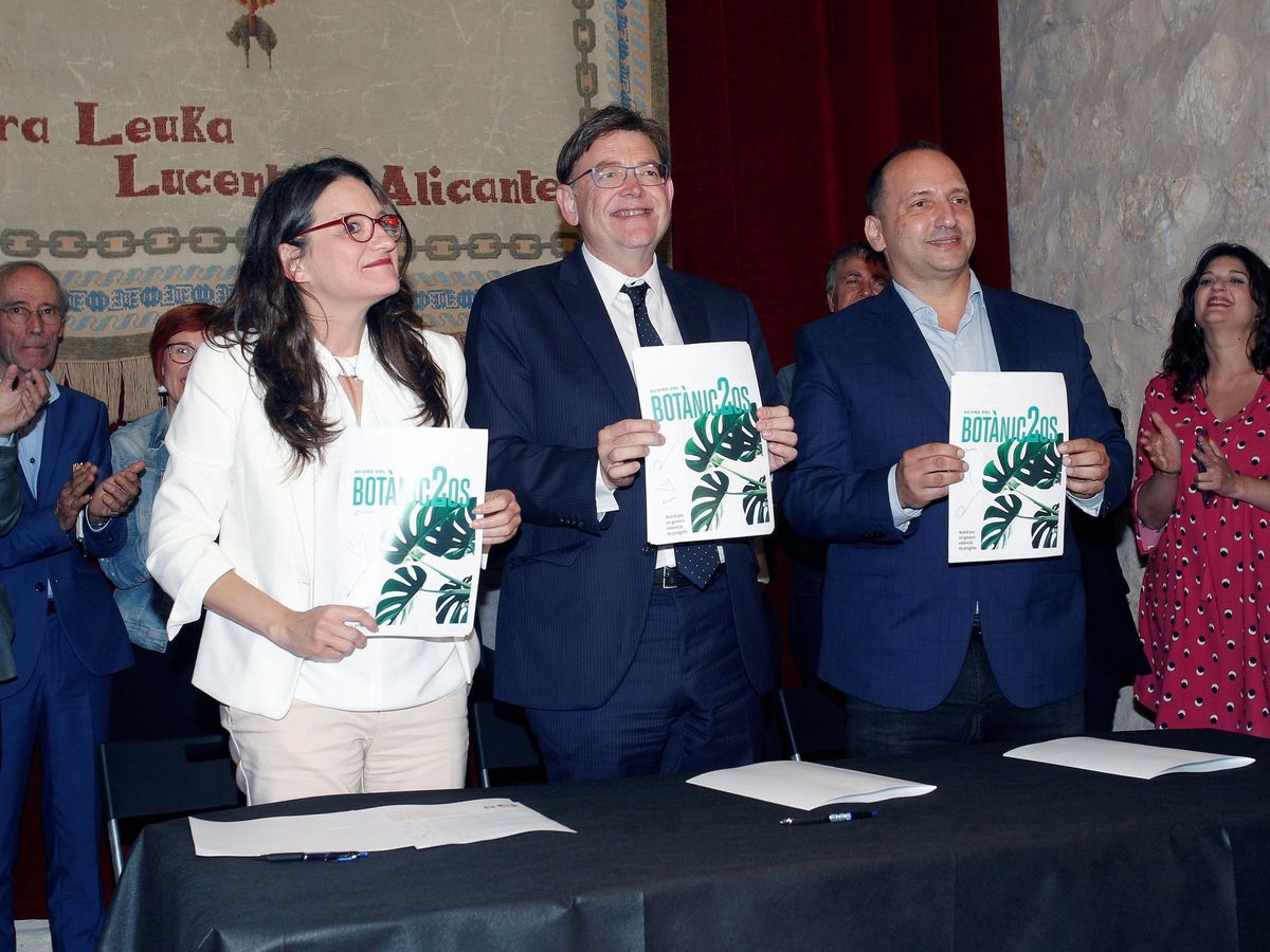 Foto: Oltra, Puig y Dalmau, cuando firmaron el pacto para la segunda legislatura del Botànic. 